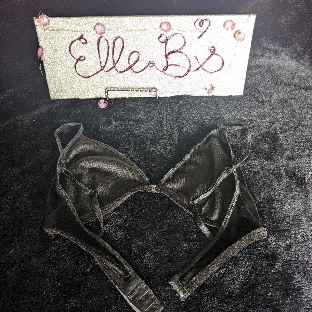 Triangle Bra - Picture 7 of 7